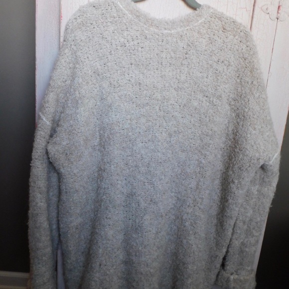• Free People Sweater • - Picture 4 of 7